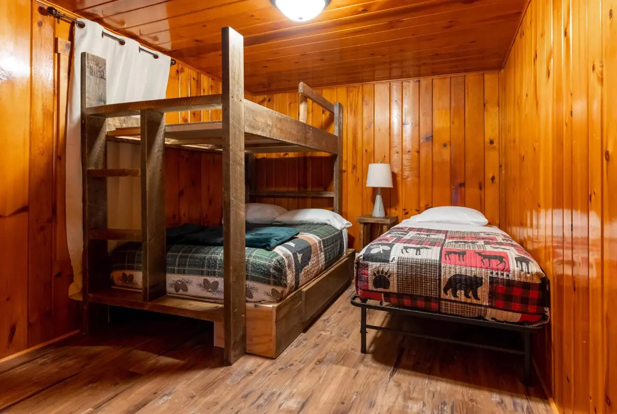 Hillside Resort Cabin 1 7