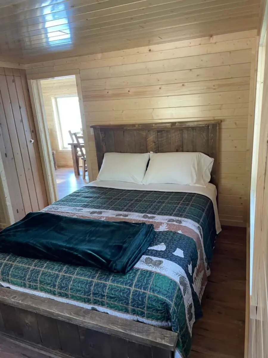 Hillside Resort Cabin 2 3
