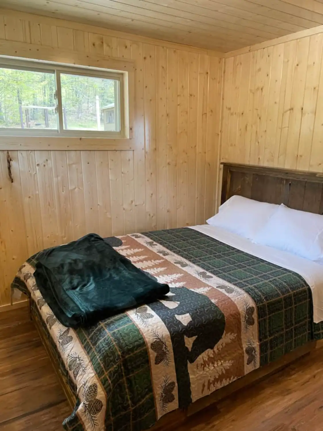 Hillside Resort Cabin 3 4