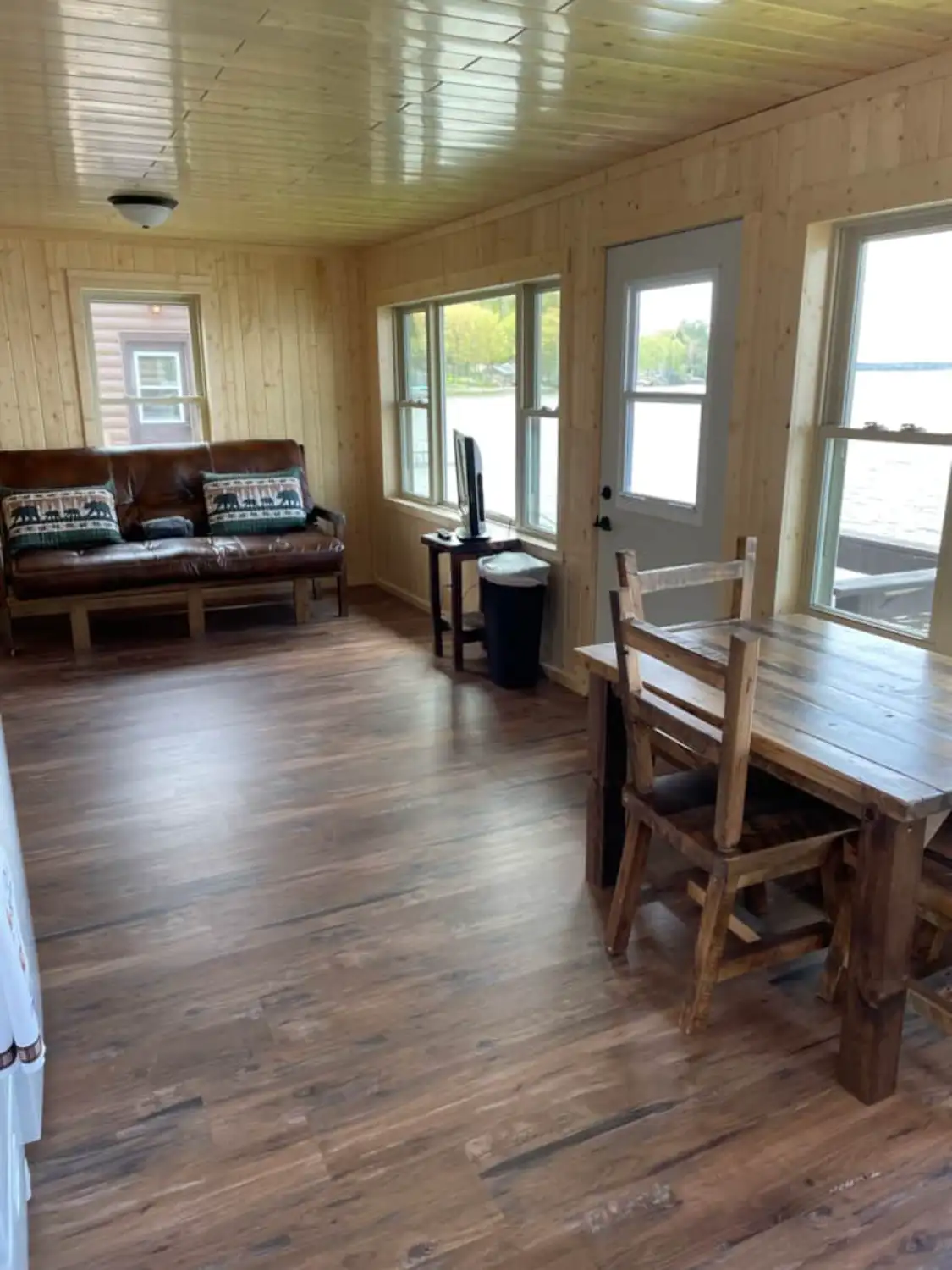 Hillside Resort Cabin 3 5