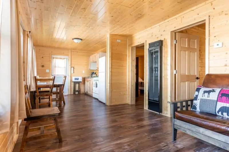 Hillside Resort Cabin 4 10
