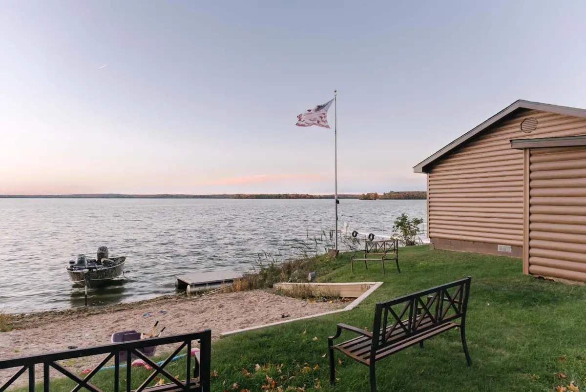 Hillside Resort Cabins Swimarea